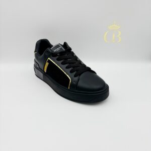 | Trainer White With studs