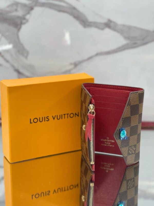 Brown/Red Domino LV