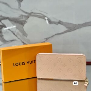 Large Pick Monogram LV