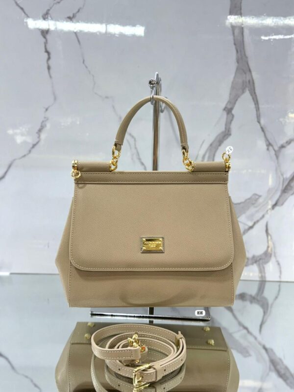 DG Beige