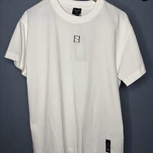 Fendi blanca pin metalico