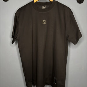 Fendi negra pin metalico