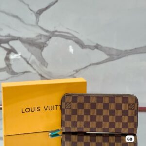 Large LV Brown Domino