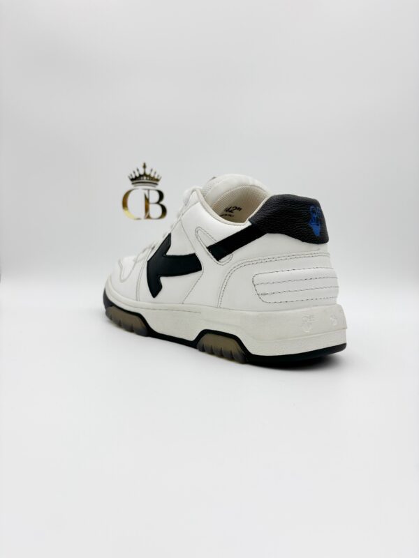 Sneakers Out Of Office White Black Arrow - Imagen 3