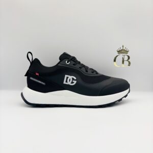 | Black & white Running