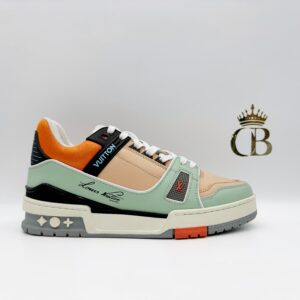 | Trainer peach colors