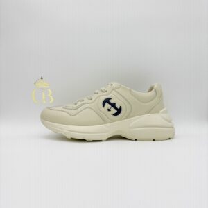 | Rhyton Interlocking Cream