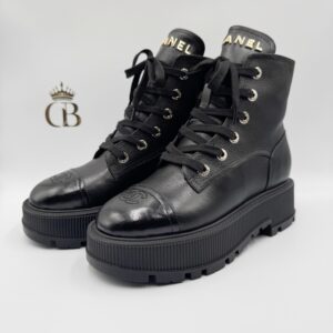 Botas Chanel de piel negras