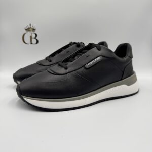 Ferragamo de piel negro