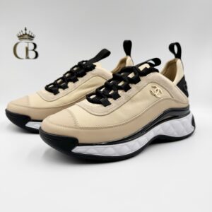 Chanel de tela beige con negro