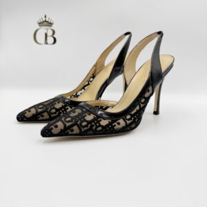 Zapatillas de tela negra trasparente